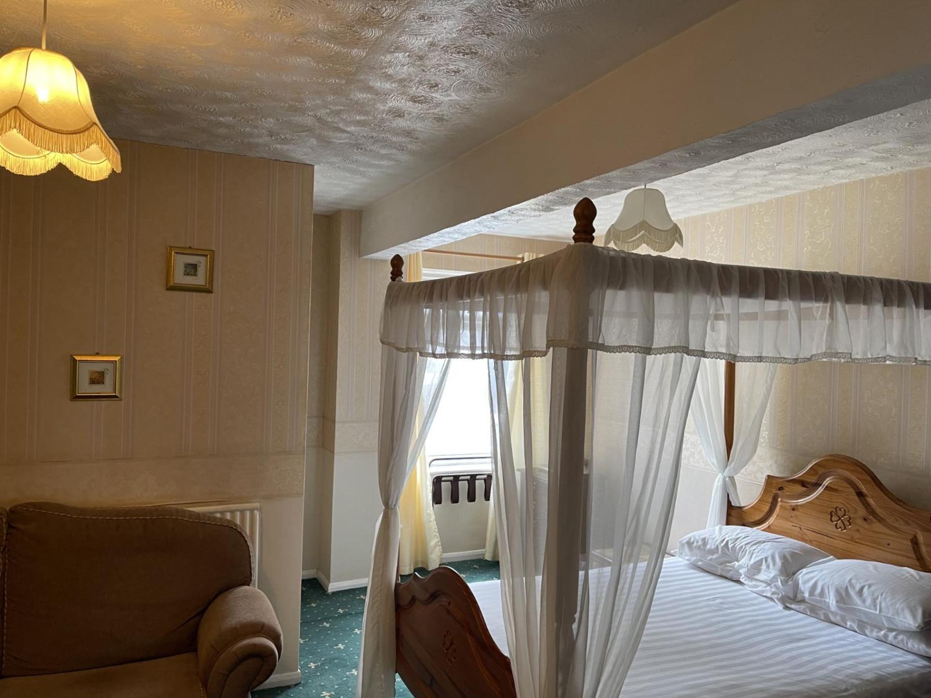 Stoke-on-Trent Moorville Hall Hotel מראה חיצוני תמונה